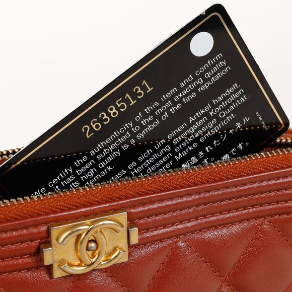 Chanel Red Grained Calfskin GHW Quilted Small Boy Clutch With Chain - Picture 12 of 13